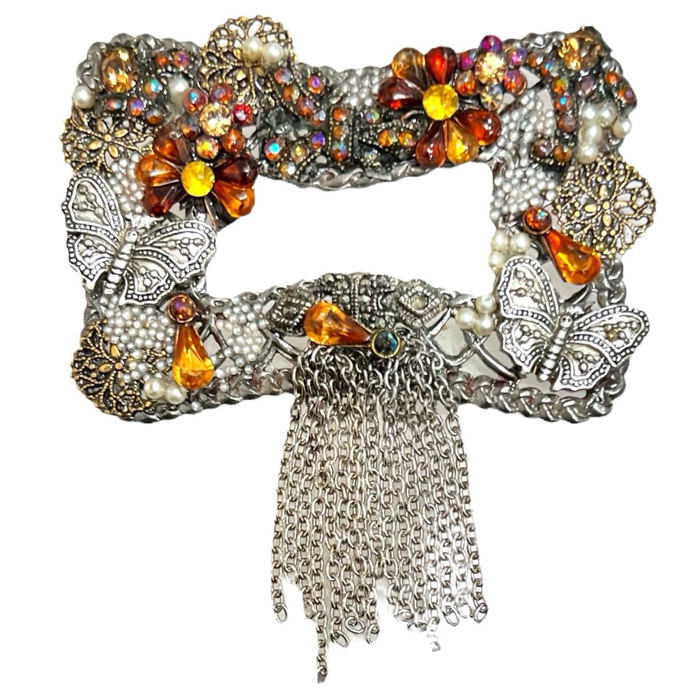 SILVER TONE ARTISTIC BROOCH W PEARLS, FLORAL CRYSTAL, BUTTERFLIES & CHAIN BROOCH